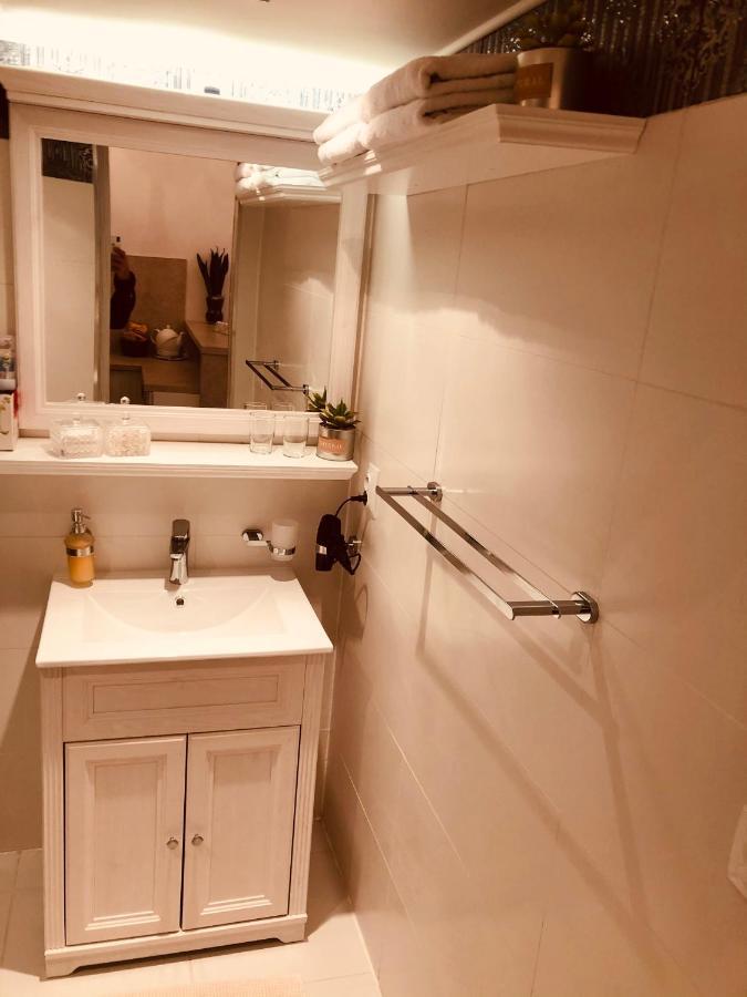 Tomas Apartments Gold كارلوفي فاري المظهر الخارجي الصورة