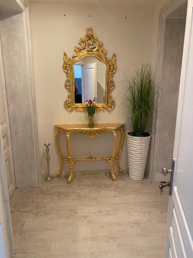 Tomas Apartments Gold كارلوفي فاري المظهر الخارجي الصورة